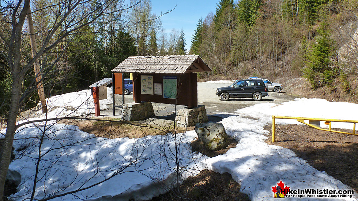 The Elfin Lakes Trailhead and Parking